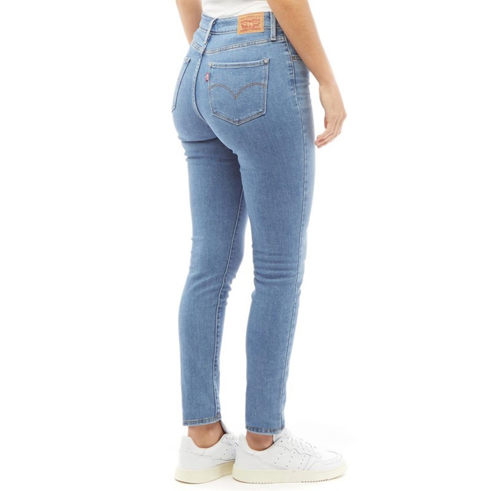 Levi’s 721 high rise jeans!